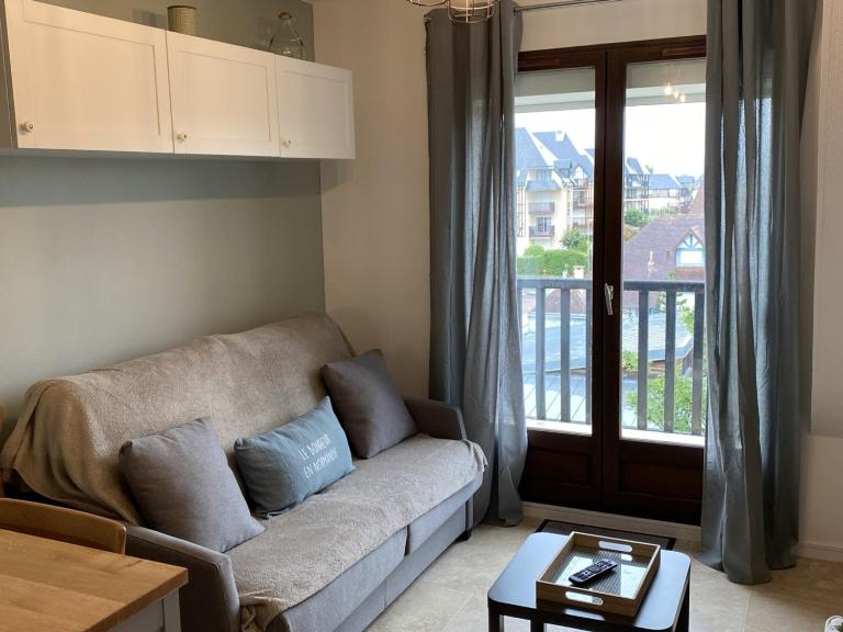 Appartement rénové proche plage et thalasso, 2 pièces, balcon, Wifi, TV, équipements bébé - Cabourg - FR-1-487-322 - Chambres d'hôtes Cabourg