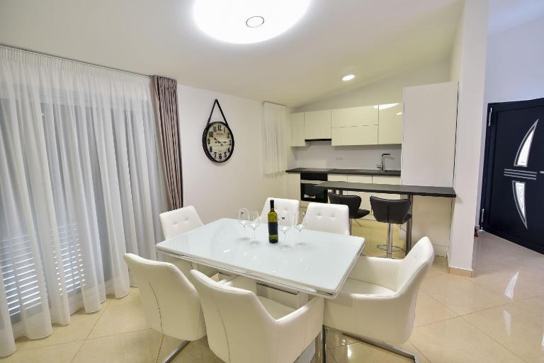 Apartments Sana - Ferienwohnung Vir