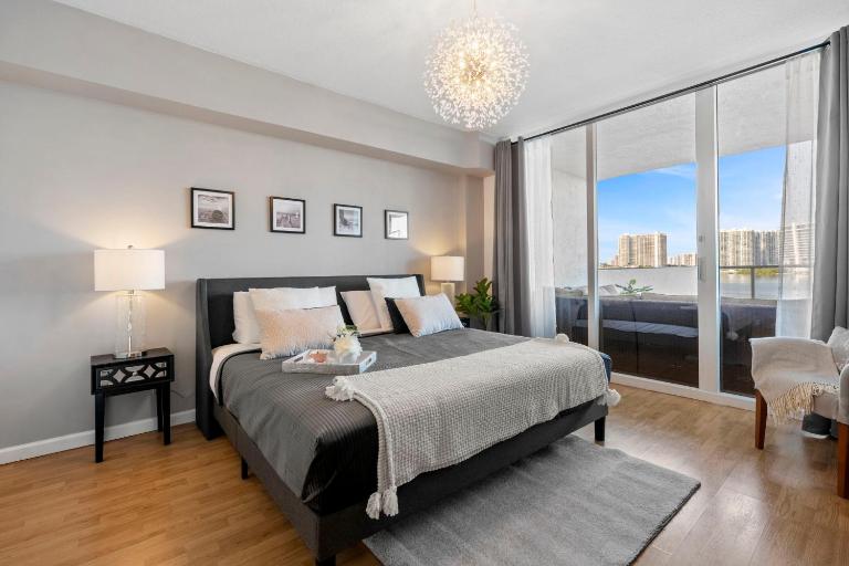 Waterfront Luxury 2-Bedroom Condo Sunny Isles Beach - Chambres d'hôtes Miami Beach