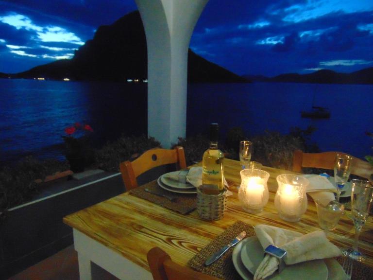 Aegean Villa-On beach apartment! Ideal choice! - B&B Mesaria