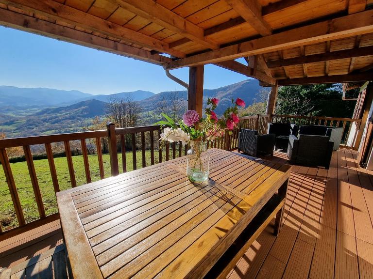 Gîte Xuritenborda 7 personnes avec vue exceptionnelle sur les montagnes basque, Lits 180 King Size - B&B Ossès