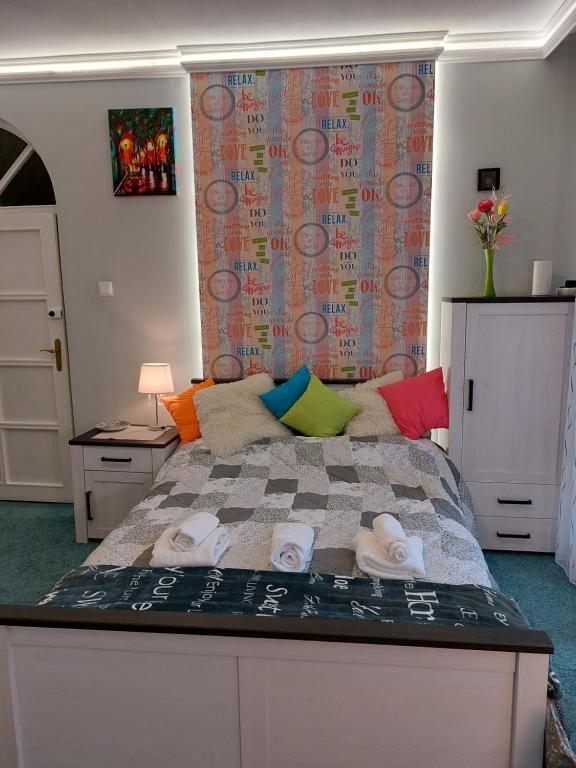 Summer House emeleti szoba - Ferienwohnung Debrecen