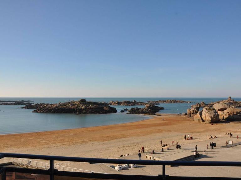 Appartement terrasse bord de mer à Trégastel avec parking - FR-1-368-19 - B&B Trégastel
