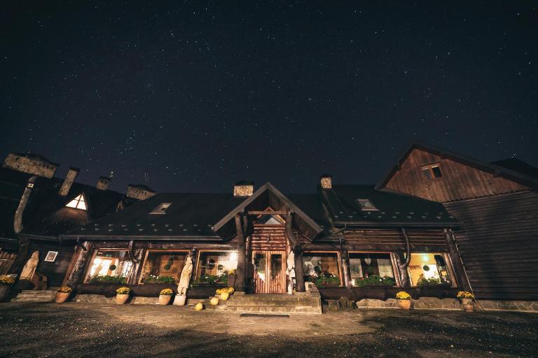Bacówka Biały Jeleń - Chambres d'hôtes Iwkowa