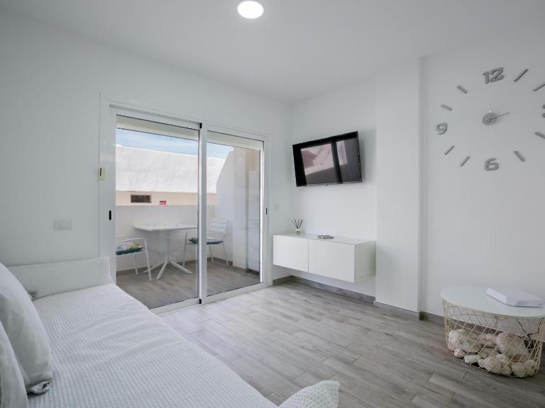 316 APARTAMENTO CRISTINA Nice and confortable WIFI - Bed and Breakfast Playa de las Américas