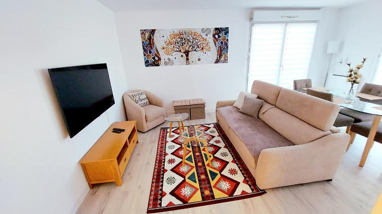 Cosy Home 1 - Spacieux 3 pièces avec parking - 30 min de Paris - Chambres d'hôtes Cergy
