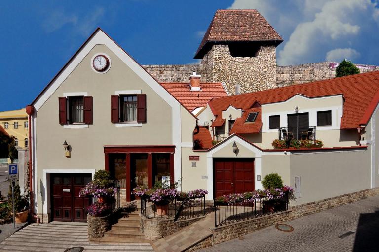 Pátria Panzió - Chambres d'hôtes Eger