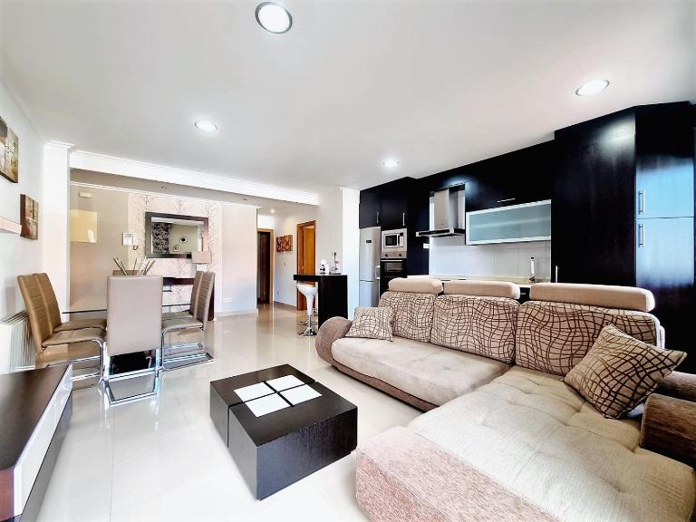 Apartamento con terraza y piscina - B&B Santa Uxía de Ribeira