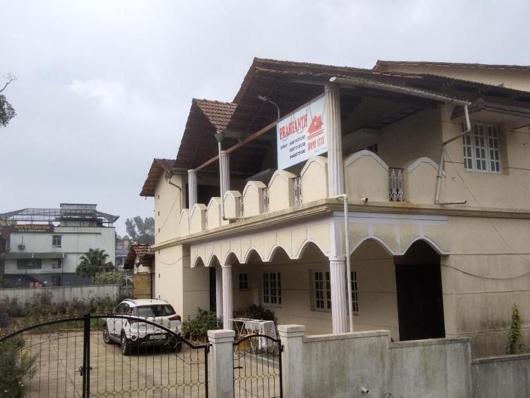 Prashanth Family Homestay - B&B Madikeri