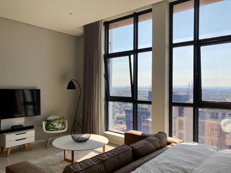 Urban Awe Apartment: iTowers 21st Floor - B&B Gaborone