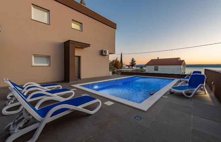 Villa Azeret ZadarVillas - Bed and Breakfast Maslenica