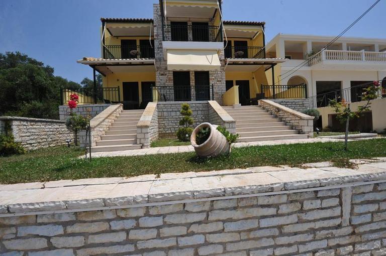 Koronisia Apartments - Bed and Breakfast Koronisía
