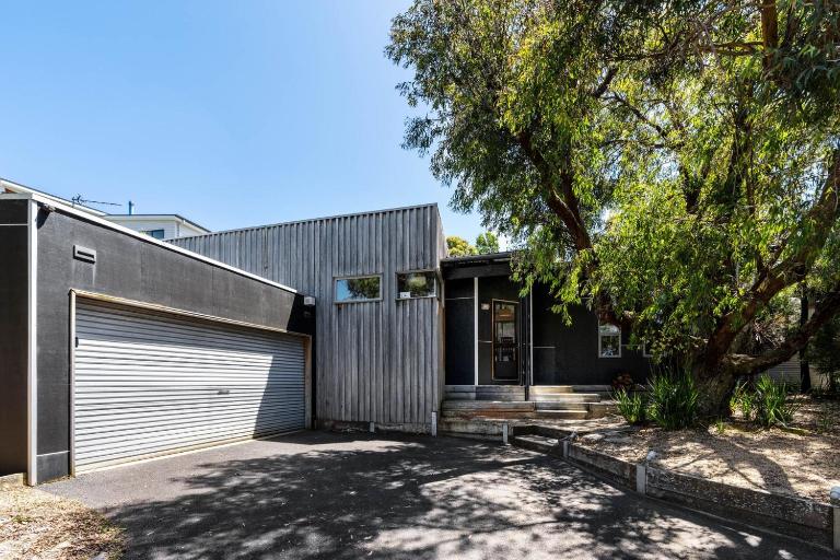 Tea Tree by the Sea, Linen & Wifi, 300m from beach - B&B Inverloch