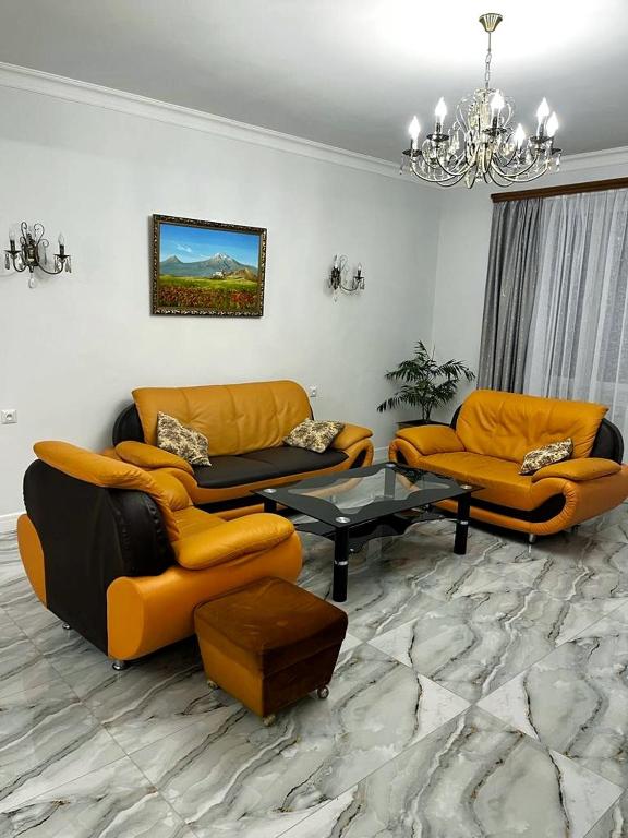 Апартаменты с тремя спальнями - Ferienwohnung Jerewan