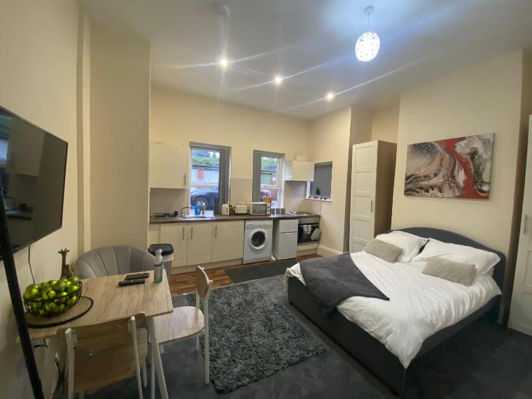 Modern studio apartment - great location! - B&B Mansfield
