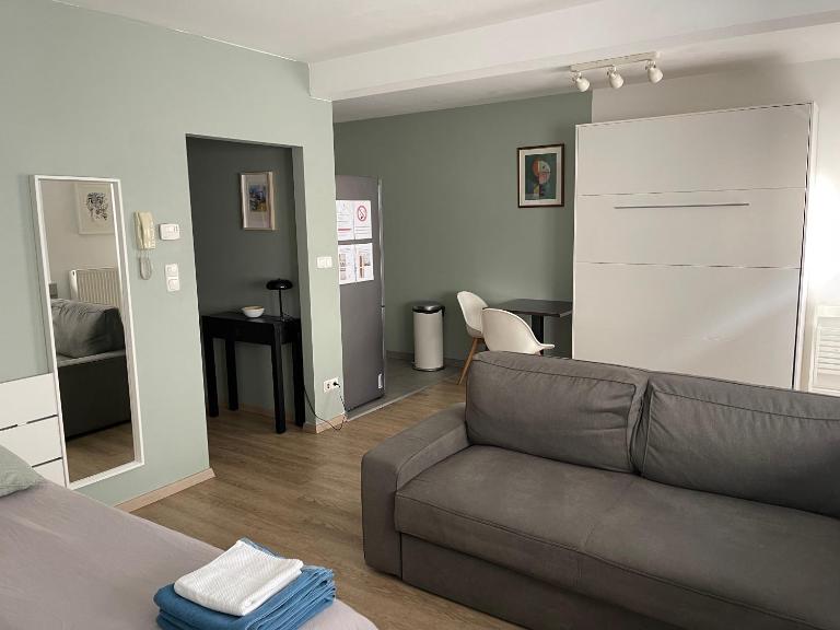 Studio close from train station and shops - Bed and Breakfast Luxemburg