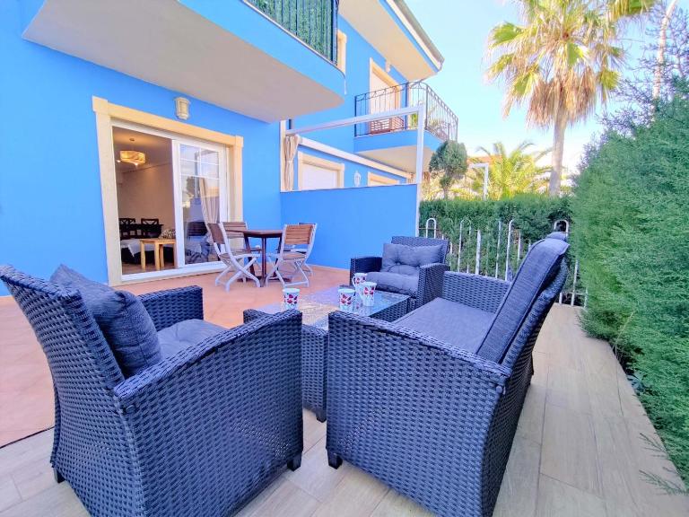 Planta baja con terraza chill out - Primera línea Tres Playas - ALBERT VILLAS - B&B Alcossebre