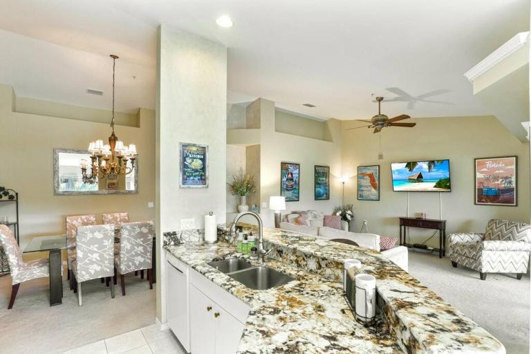 Spacious Golf Club Condo, Membership Available! - B&B Naples