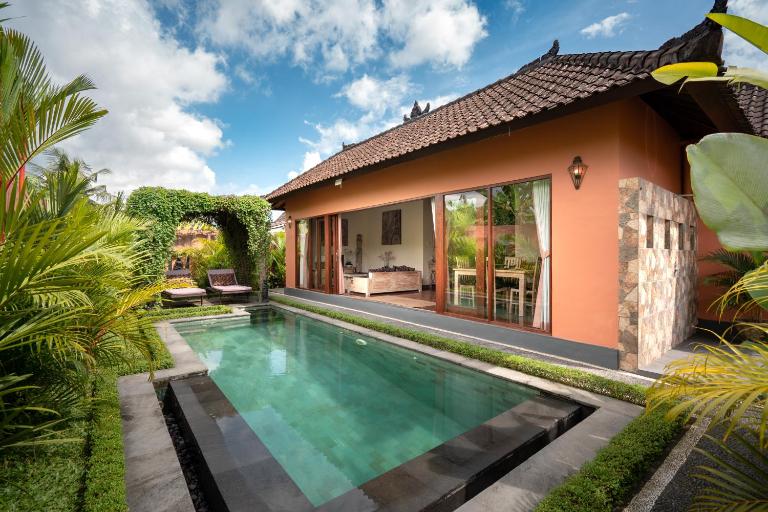 Genie Private Villa by Travellink Bali - Bed and Breakfast Ubud