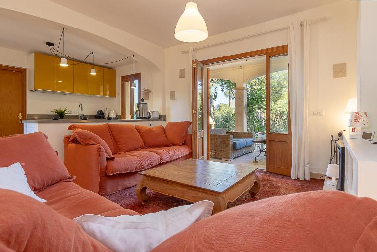 Townhouse Sonrisa by homevillas360 - B&B Artà