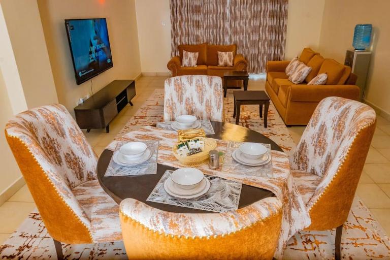 The Light House Nanyuki. Captivating 2 bedroom - B&B Nanyuki