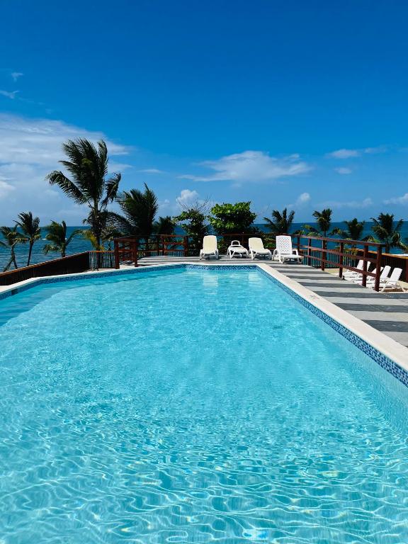 Lovely Beachfront 2 bedrooms condo with 2 pools - B&B Las Terrenas