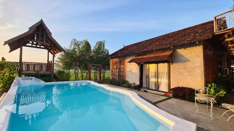 Classic Traditional Villa with Breathtaking View Pool WIFI - B&B Pantai Cenang