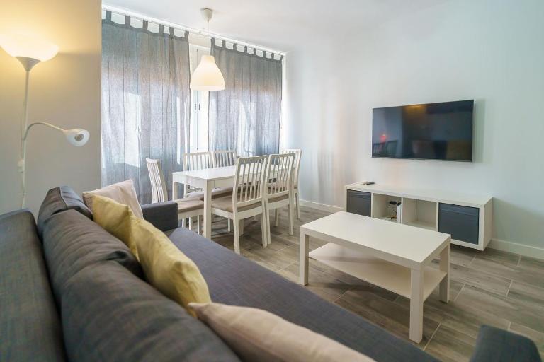 Alojamiento Turístico Las Cigüeñas - B&B Alcalá de Henares