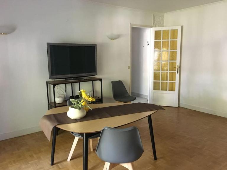 Superbe appartement, résidence familiale, parking - B&B Larue