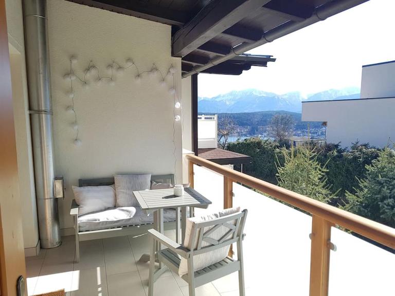Appartment BERGE byTILLY - Ruhiges Waldrand-Refugium mit Balkon, Gartenblick & Nähe zum Wörthersee - Ferienwohnung Velden am Wörther See