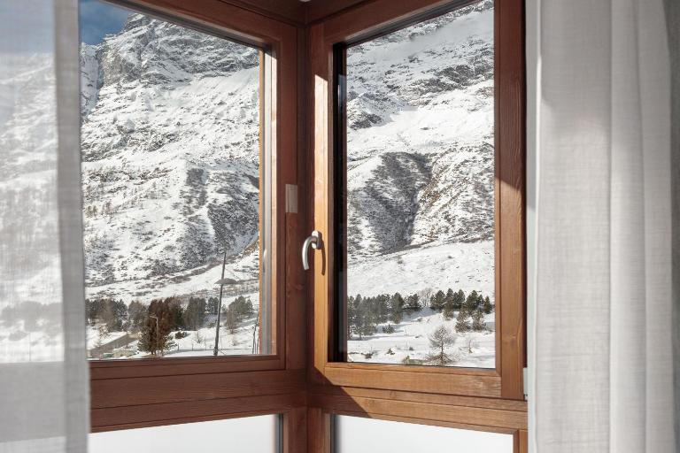 HelloCHALET - The One - Bootdryer, home theatre with subwoofer, netflix, hydromassage Turkish bath - B&B Cervinia