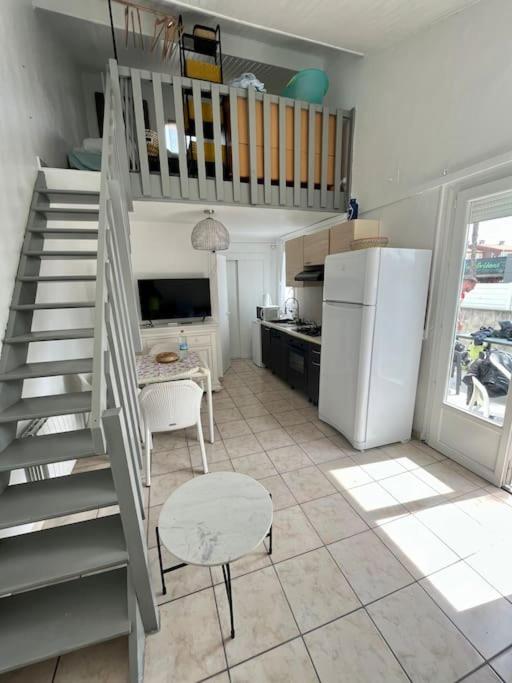Petite maison à 100m de la plage - Bed and Breakfast Marseillan