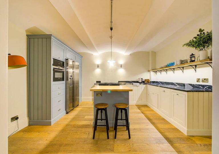 Super central Edinburgh Castle basement - B&B Edimburgo