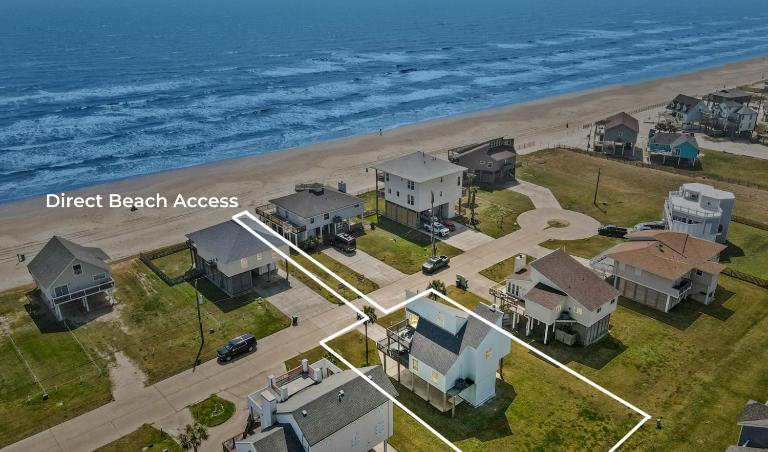 NEW ~Cozy Chic Beachside Bungalow~ STEPS TO BEACH - Bed and Breakfast Galveston