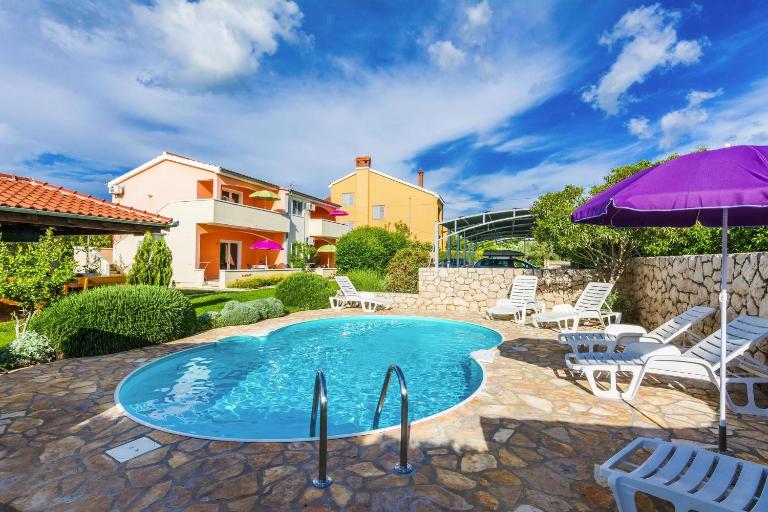 Apartment in Nin with Pool near the Beach - B&B Zaton
