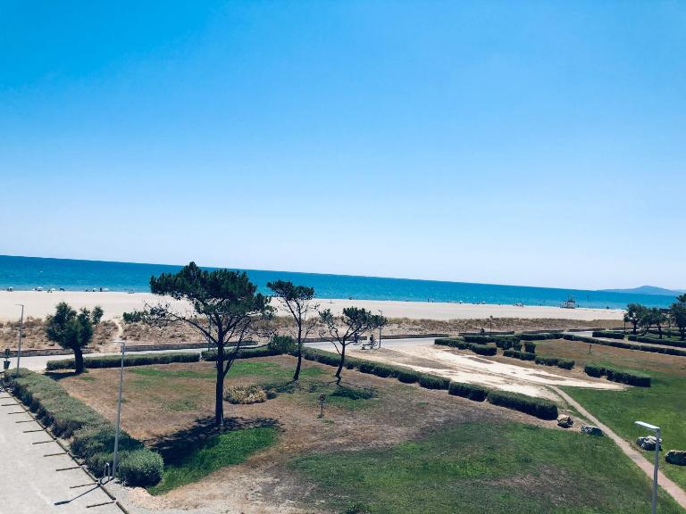 Sur la plage, vue sur mer, spacieux T3 au calme - B&B Saint-Cyprien