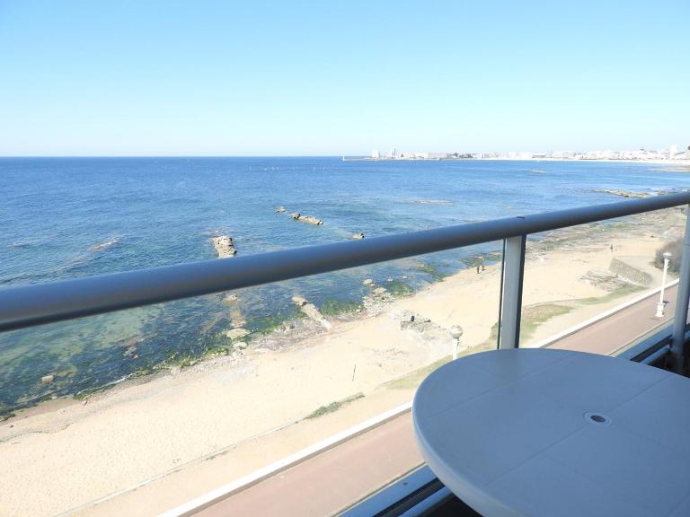 Studio lumineux avec balcon et parking proche plage - FR-1-92-608 - Bed and Breakfast Les Sables-d'Olonne
