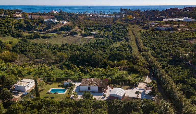 Villa con piscina cerca de la playa - B&B Estepona