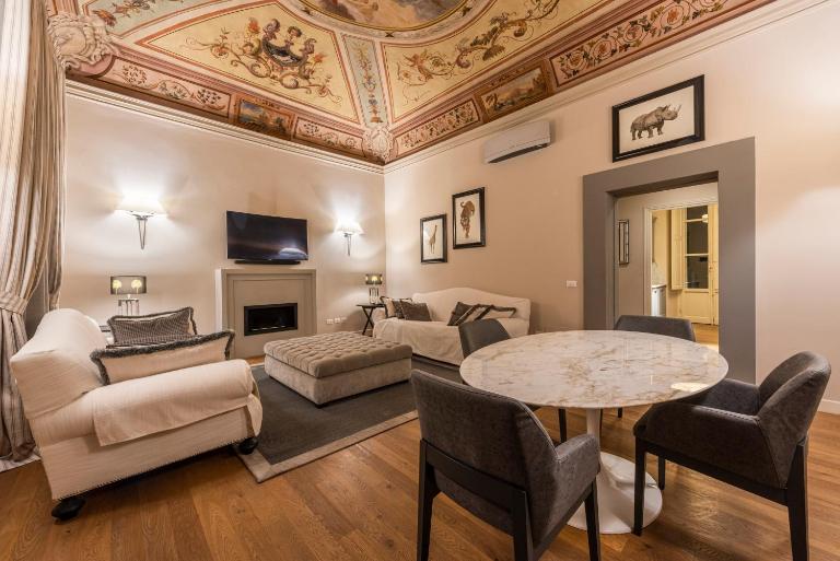 Rucellai Prestige by Mmega - B&B Firenze