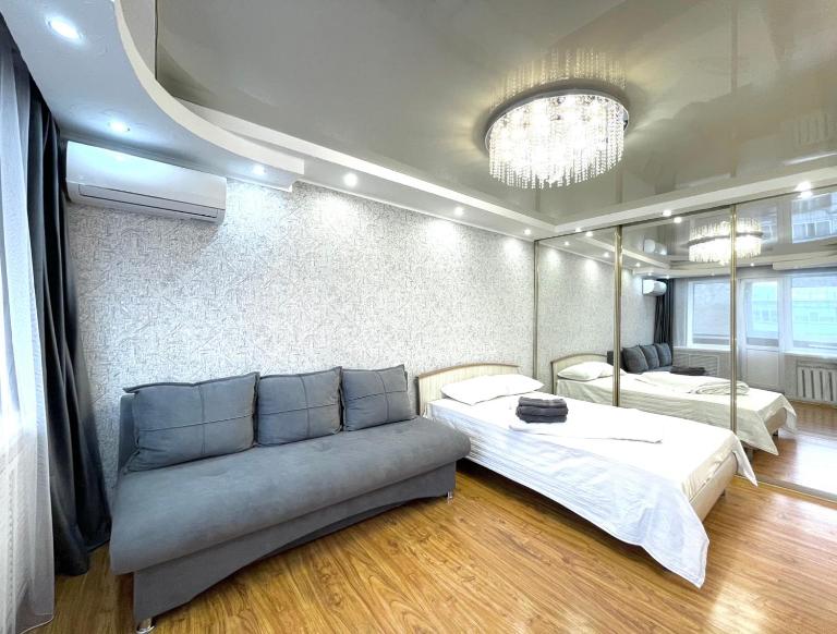 Букетова 18, ДОСТЫК МОЛЛ, ЦУМ, УДАРНИК, DODO пицца - Bed and Breakfast Petropavl