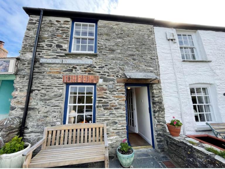 Waypast, Port Isaac Bay Holidays - Bed and Breakfast Port Isaac