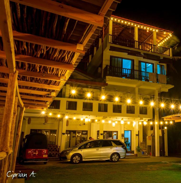 Chill House make a Good Story with infinite Ocean Surf and Stay - B&B Weligama