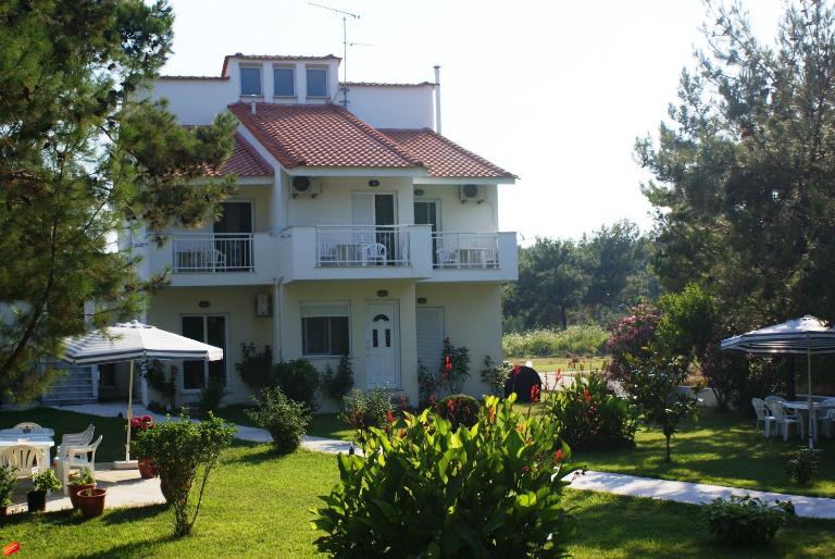 Villa Iris - Bed and Breakfast Prínos