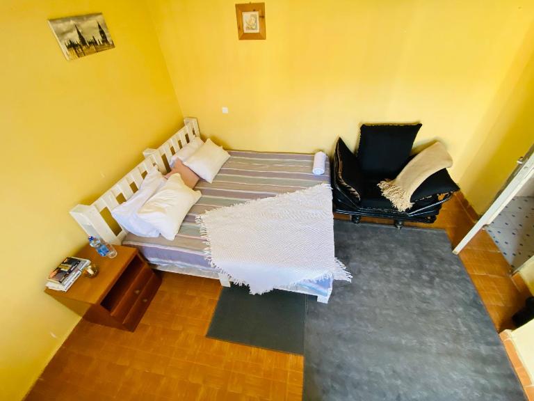 Perfect Travel-Stop Room 3Km From Nanyuki Town - Charell View - B&B Nanyuki