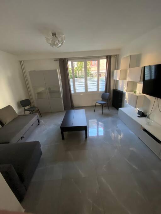 Superbe appartement Vanves T3 avec parking - B&B Vanves