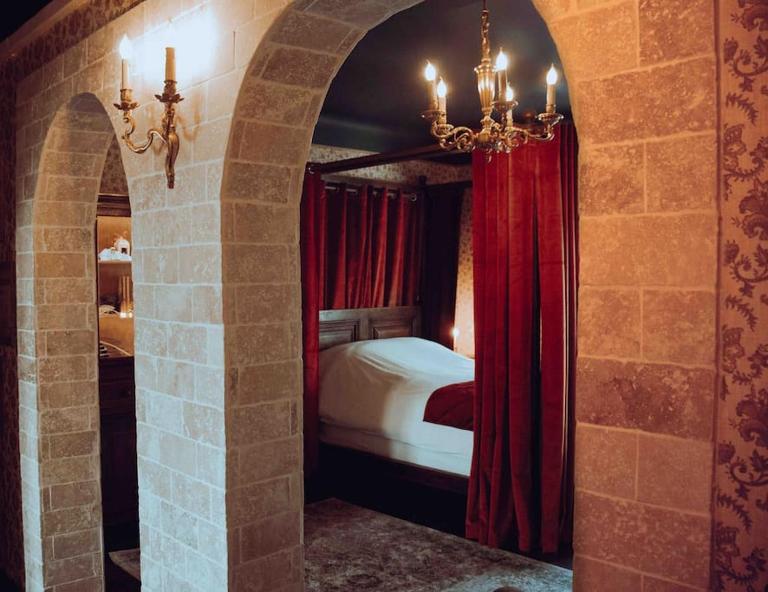 LA SALLE DES SORTILÈGES - Bed and Breakfast Perpignan