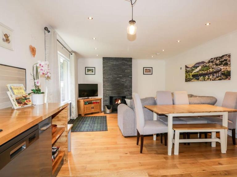 Stewart's Cottage, Aviemore Centre - B&B Aviemore