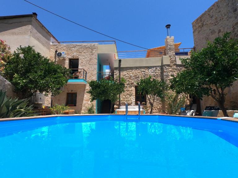 Old Olive Mill Maroulas - Bed and Breakfast - B&B Maroulas