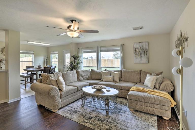 Spacious Houston Home ~ 22 Mi to Downtown! - B&B Houston