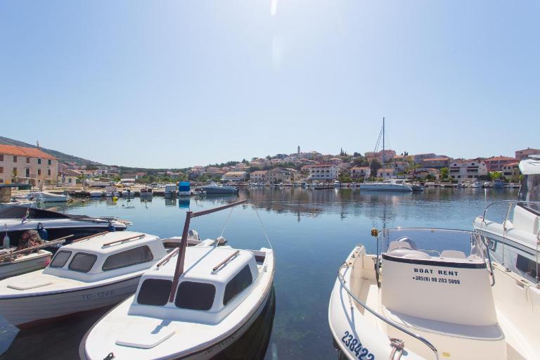 Apartmani Stanic - Bed and Breakfast Seget Vranjica